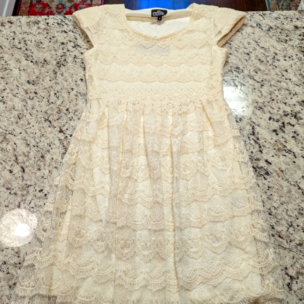 NWT Angie Lace Short Lace White/Cream Sleevless Dress Sz M